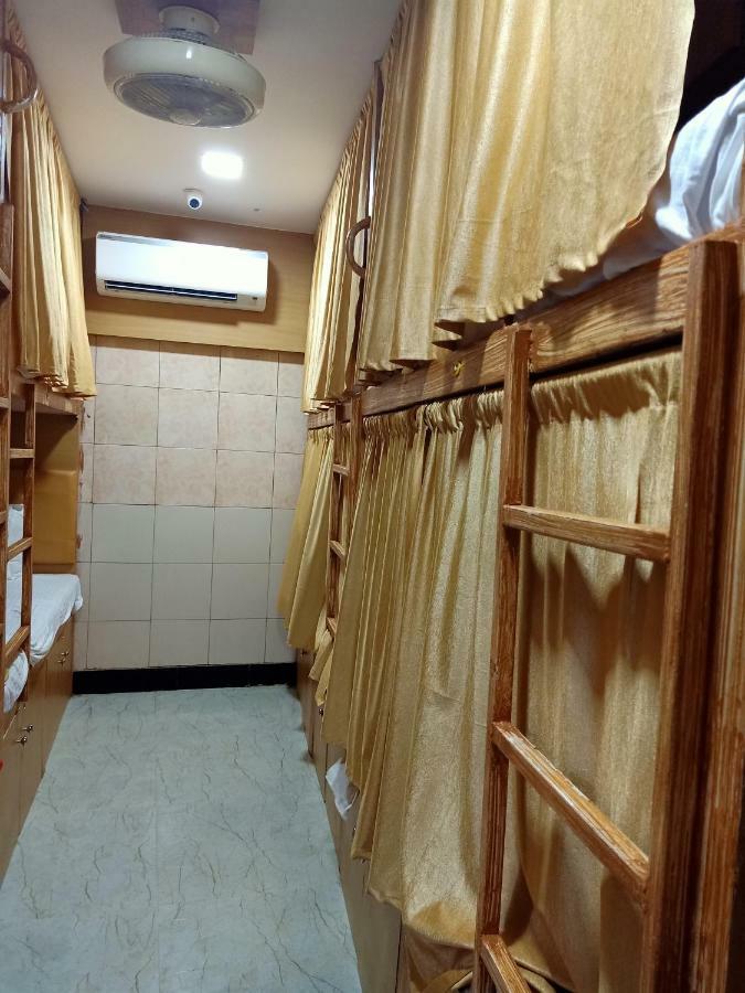 Mabrook Dormitory Мумбаї Екстер'єр фото